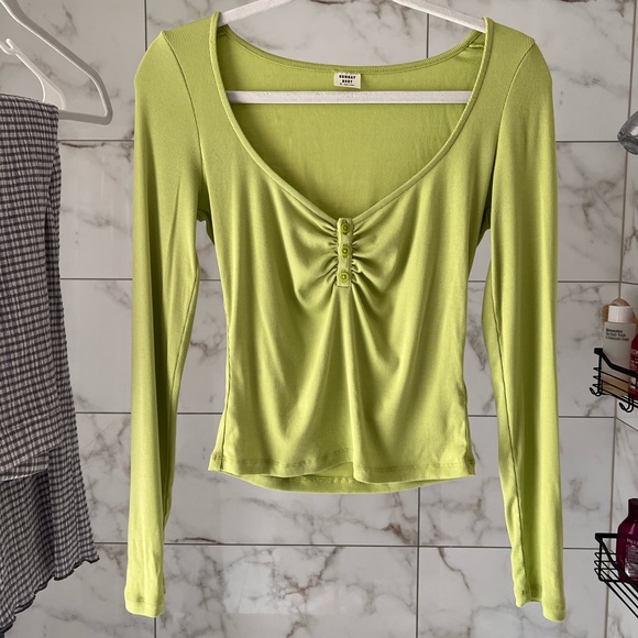 Aritzia - Sunday Best long sleeve - Picture 1 of 2